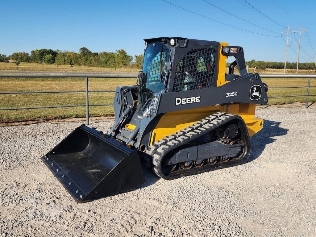 2023 DEERE 325G