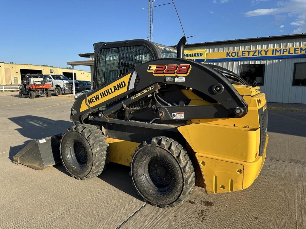 2018 NEW HOLLAND L228