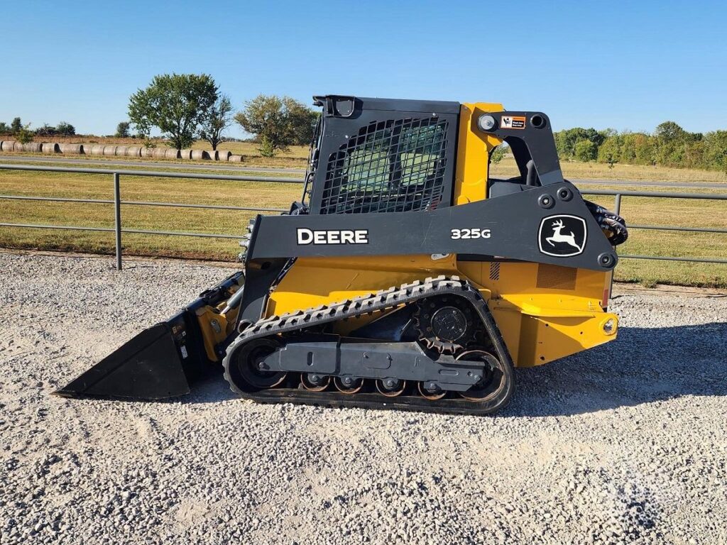 2023 DEERE 325G