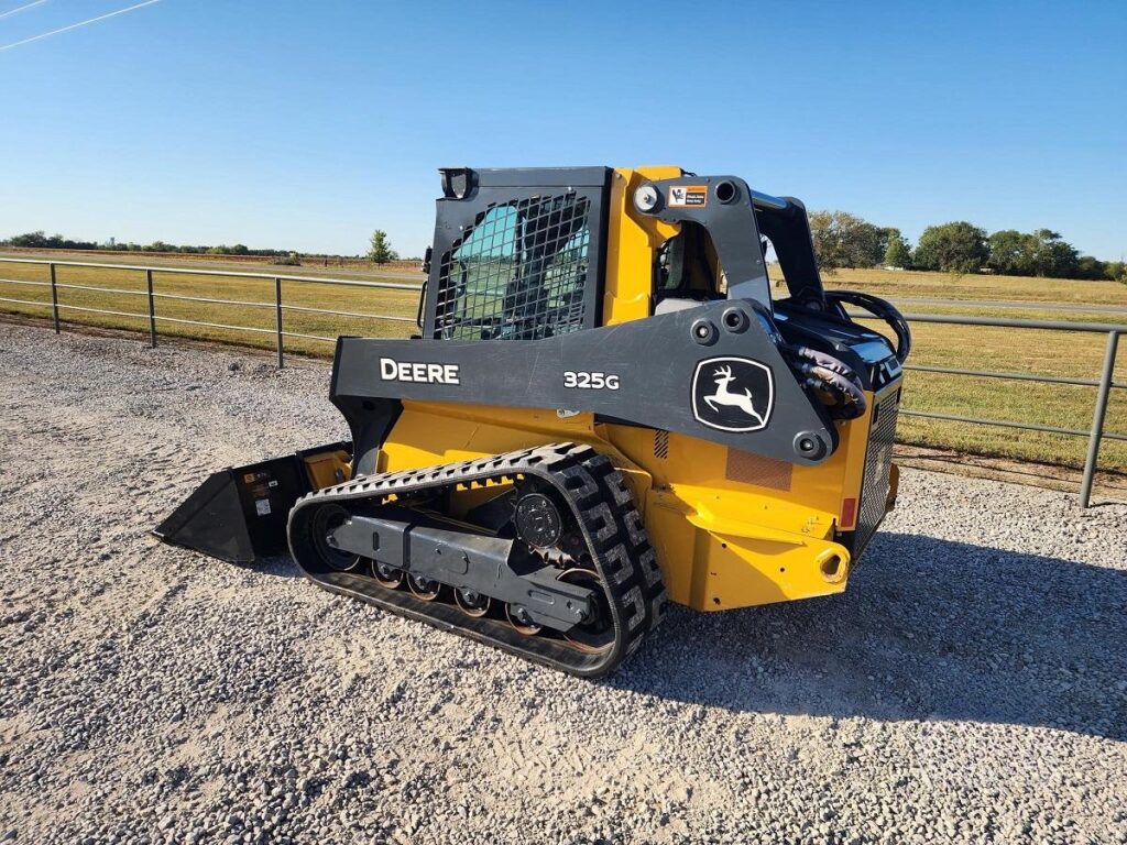 2023 DEERE 325G