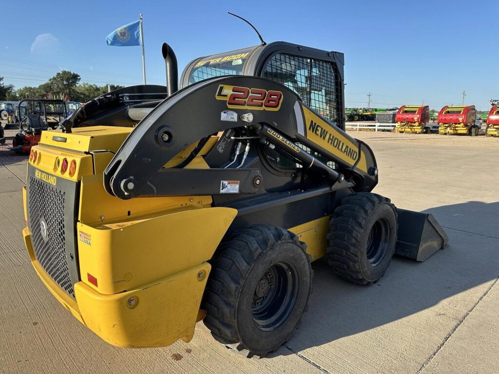 2018 NEW HOLLAND L228