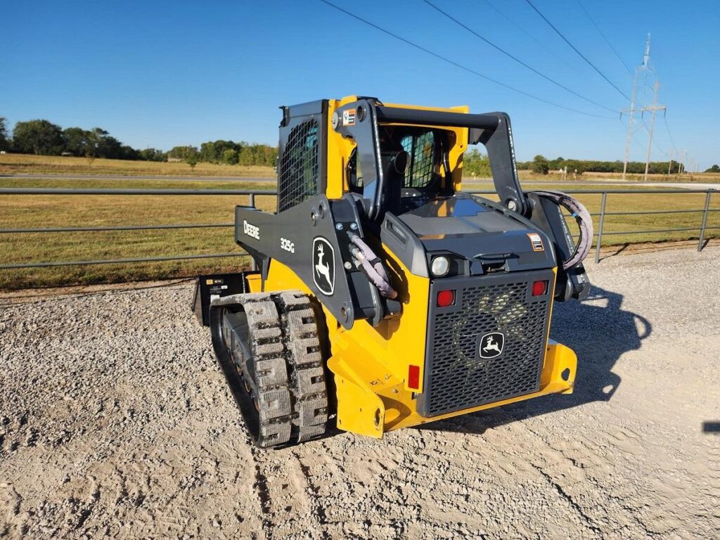 2023 DEERE 325G
