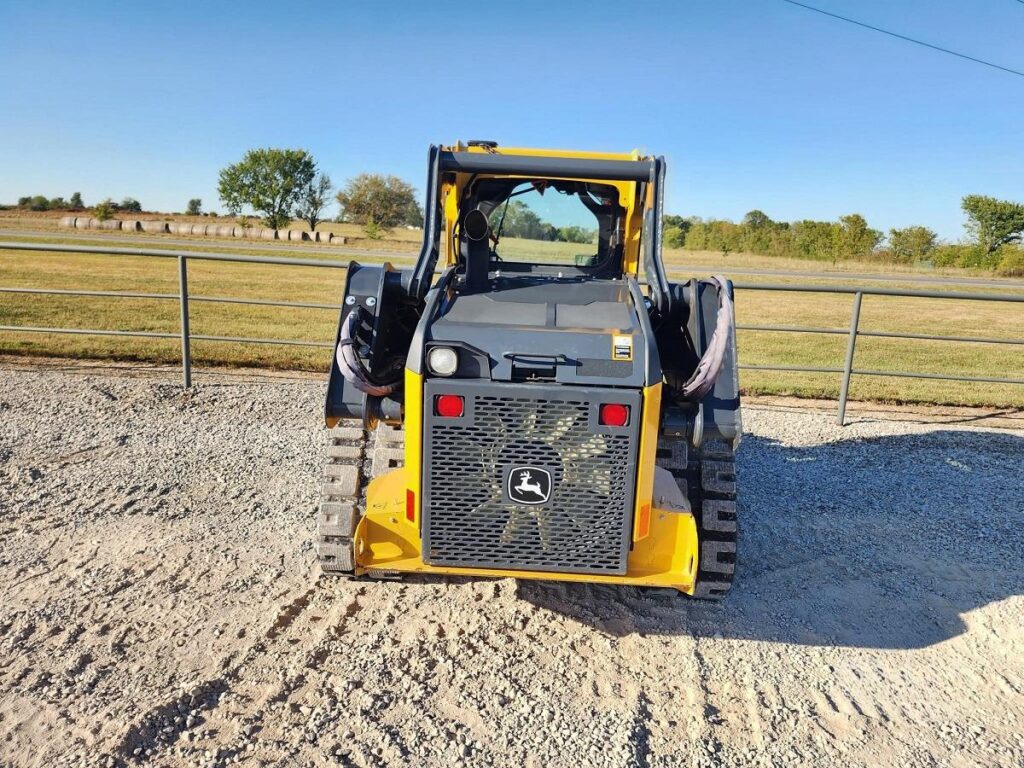 2023 DEERE 325G
