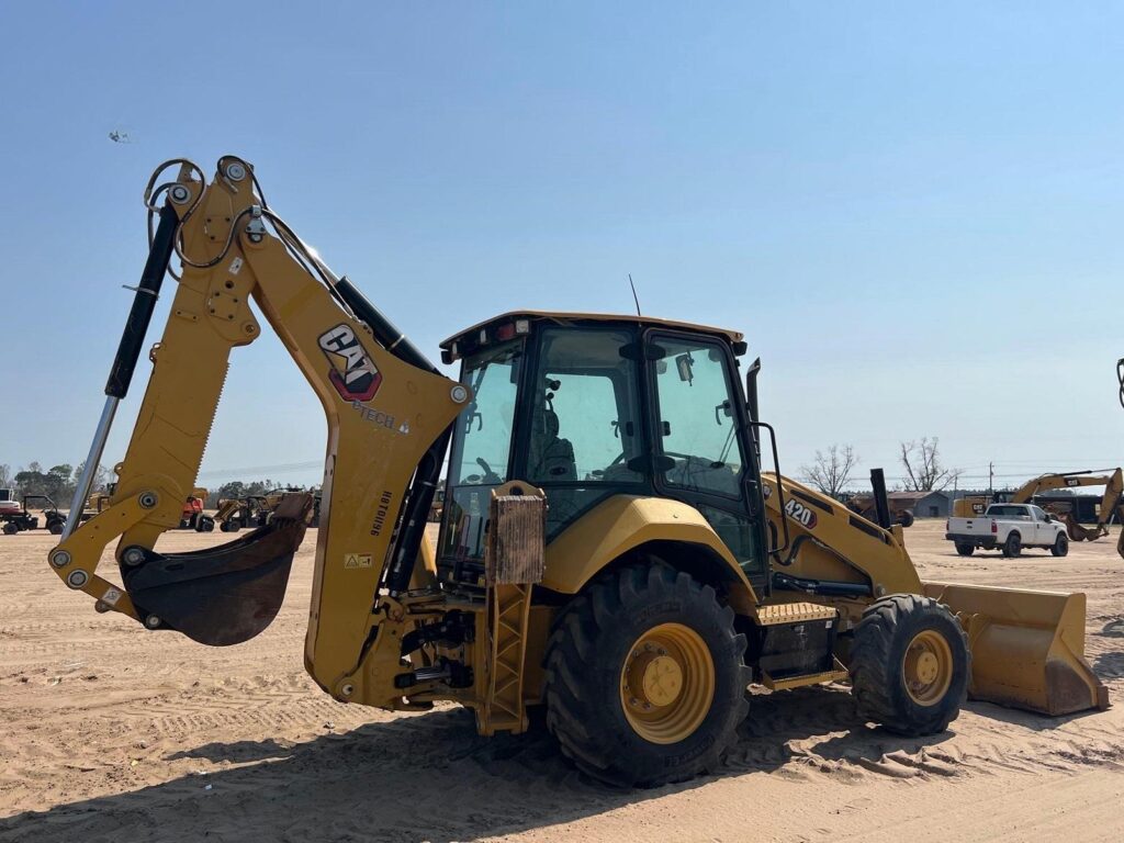 2021 CATERPILLAR 420